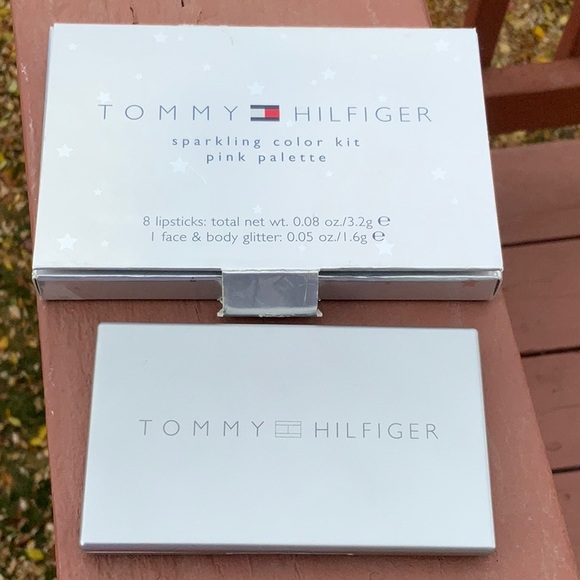 NEW IN BOX, TOMMY HILFIGER SPARKLING COLOR KIT, PINK PALETTE - Picture 1 of 6